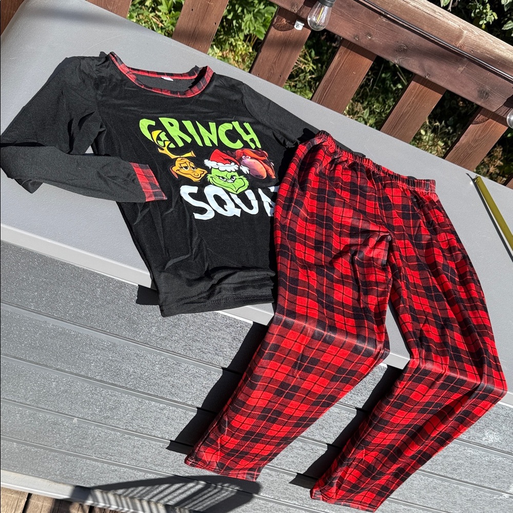 Grinch squad plaid, black, two-piece ladies, pajamas, size small NWOT